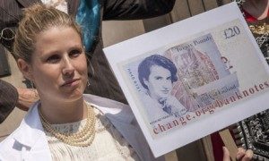 Caroline Criado Perez durante la battaglia per le nuove banconote. Fonte: guardian.co.uk